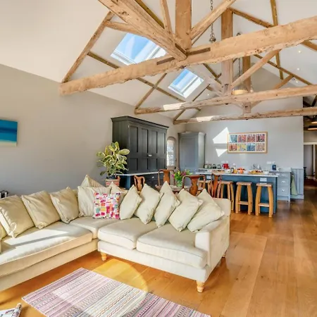 2 Bed In Oc-h31799 Ferienhaus