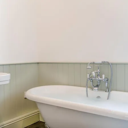 2 Bed In Oc-h31799 Kirkby Fleetham